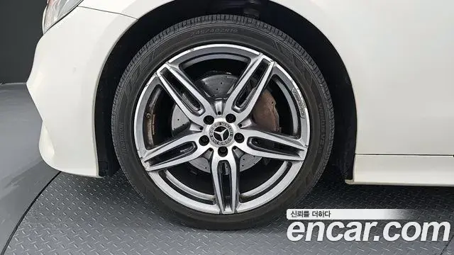 Mercedes-Benz E-Class 2019 — Şəkil 10/20