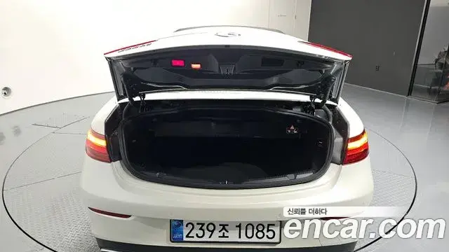 Mercedes-Benz E-Class 2019 — Şəkil 12/20