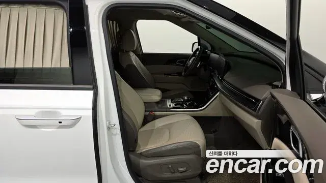 Kia Carnival 2021 — ფოტო 1/20