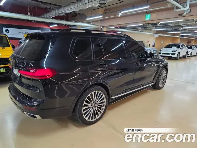 BMW X7 2022 — Фото 3/12
