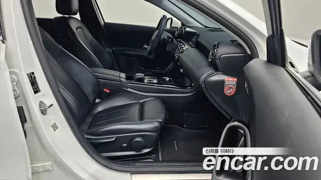 Mercedes-Benz A-Class 2020 — Фото 10/20