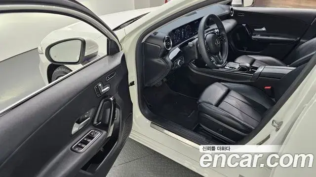 Mercedes-Benz A-Class 2020 — Фото 11/20
