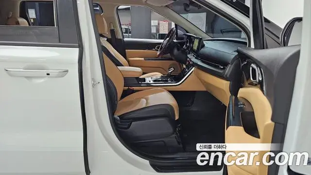 Kia Carnival 2022 — Фото 11/20