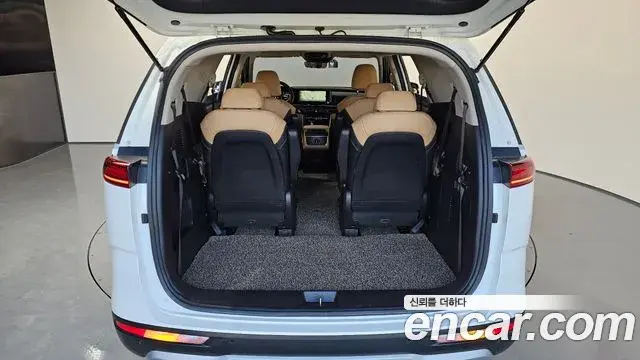 Kia Carnival 2022 — Фото 20/20