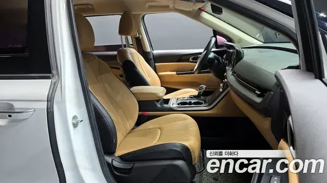 Kia Carnival 2022 — Фото 10/20