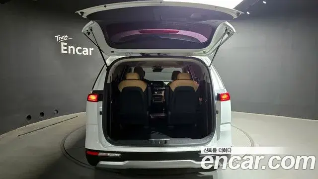 Kia Carnival 2022 — Фото 20/20