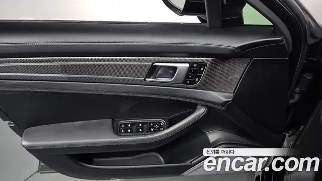 Porsche Panamera 2019 — Photo 15/20