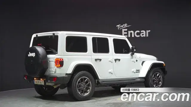 Jeep Wrangler 2021 — Фото 2/20