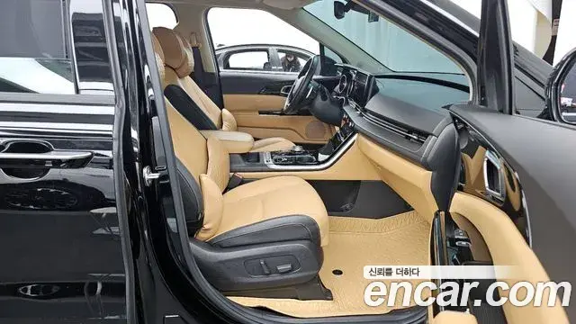 Kia Carnival 2022 — Photo 11/20