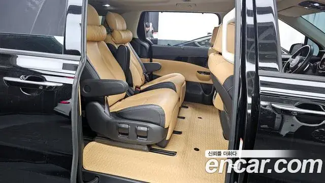 Kia Carnival 2022 — Photo 12/20