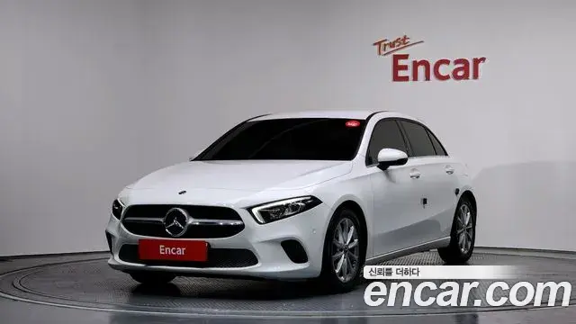 Mercedes-Benz A-Class 2020 — Photo 7/20