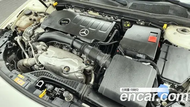 Mercedes-Benz A-Class 2020 — Photo 15/20