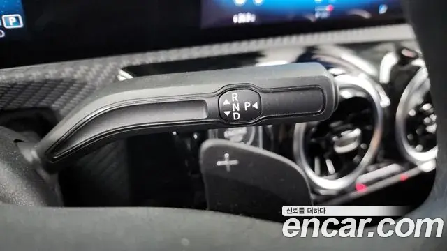 Mercedes-Benz A-Class 2020 — Photo 16/20