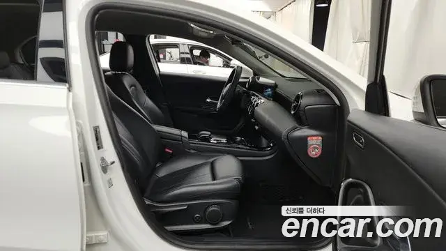 Mercedes-Benz A-Class 2020 — Photo 14/20