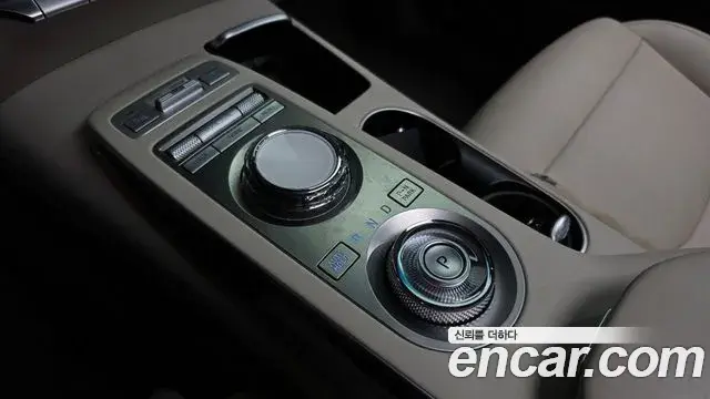 Genesis GV70 2021 — ფოტო 11/20