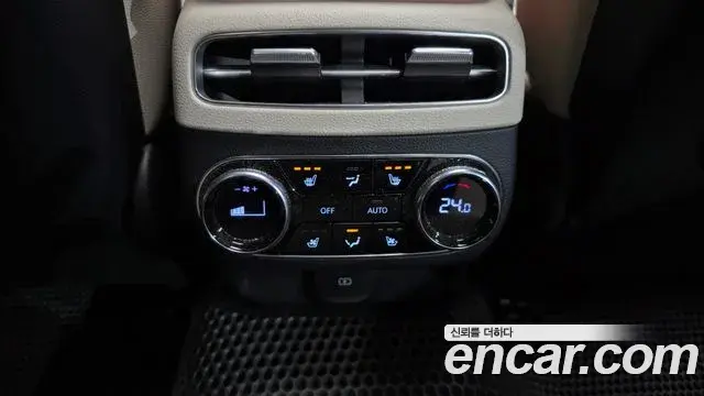 Genesis GV70 2021 — ფოტო 20/20