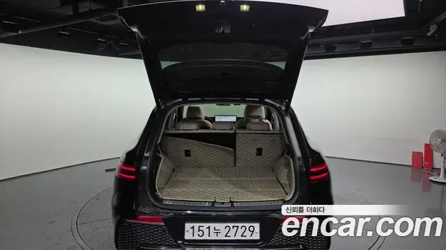 Genesis GV70 2021 — ფოტო 18/20