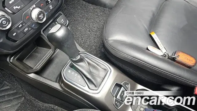 Jeep Renegade 2020 — ფოტო 6/20