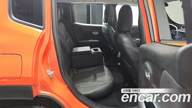 Jeep Renegade 2020 — ფოტო 18/20