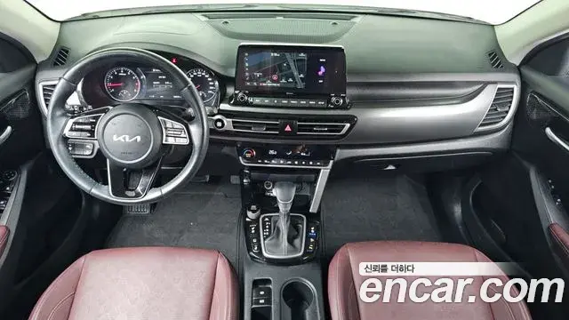 Kia Seltos 2022 — ფოტო 17/20