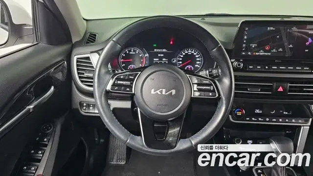 Kia Seltos 2022 — ფოტო 11/20