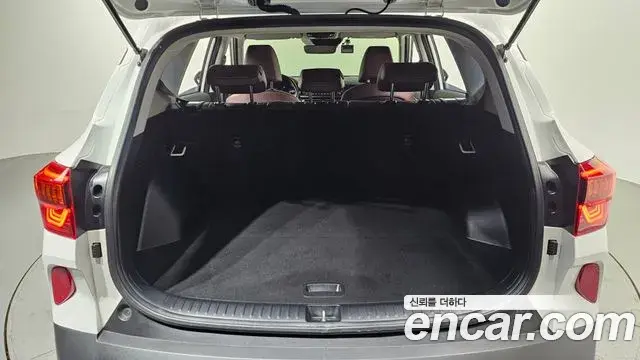 Kia Seltos 2022 — ფოტო 16/20