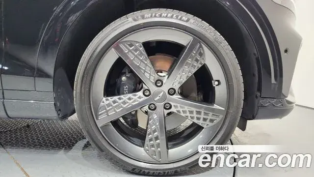 Genesis GV70 2023 — Photo 7/20