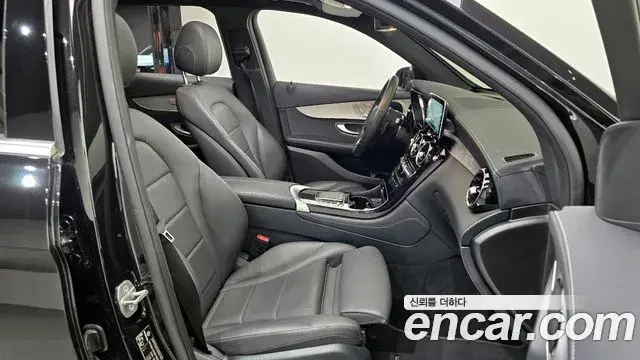 Mercedes-Benz GLC-Class 2021 — ფოტო 9/20