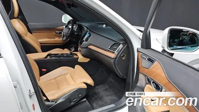 Volvo XC90 2018 — Şəkil 1/20