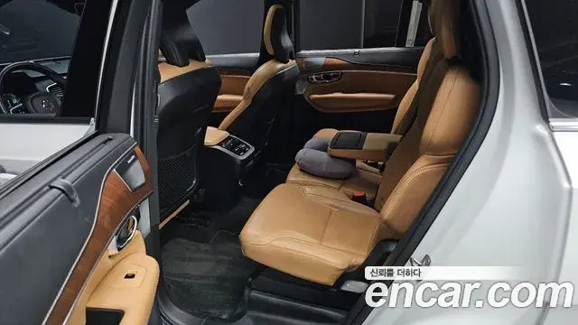 Volvo XC90 2018 — Şəkil 8/20