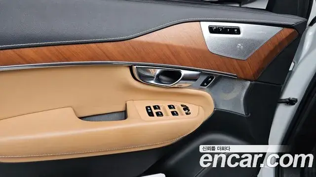 Volvo XC90 2018 — Şəkil 14/20