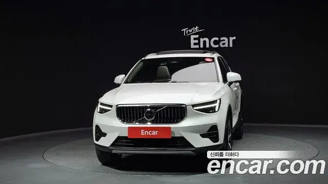 Volvo XC40 2024 — ფოტო 3/20