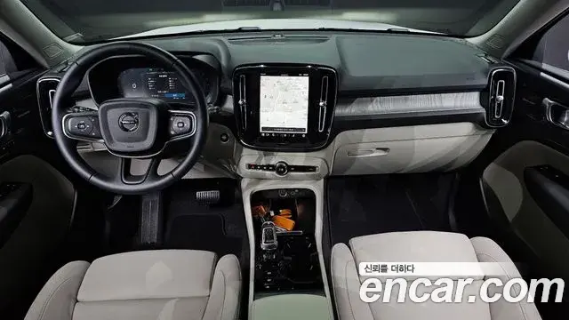 Volvo XC40 2024 — ფოტო 13/20