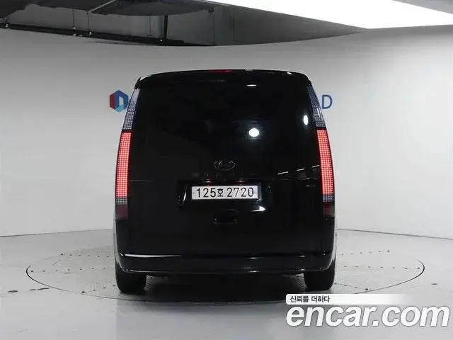 Hyundai Staria 2021 — ფოტო 15/19