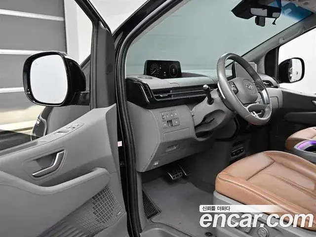 Hyundai Staria 2021 — ფოტო 12/19