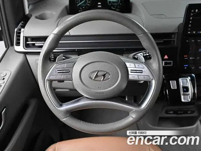 Hyundai Staria 2021 — ფოტო 9/19