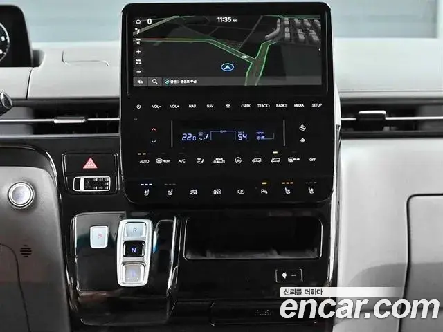 Hyundai Staria 2021 — ფოტო 10/19