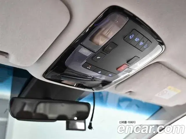 Hyundai Staria 2021 — ფოტო 17/19