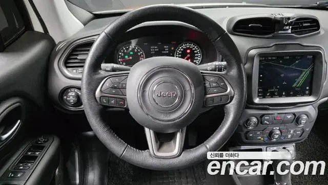 Jeep Renegade 2022 — Фото 13/20