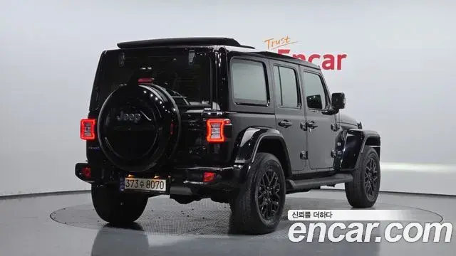 Jeep Wrangler 2022 — Фото 2/20
