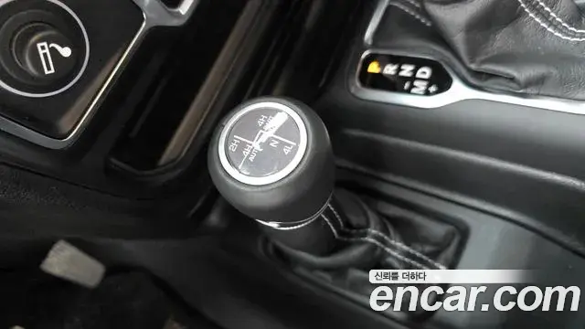 Jeep Wrangler 2022 — Фото 17/20