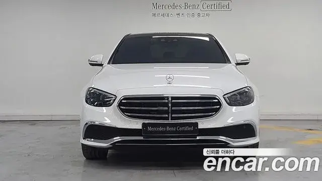 Mercedes-Benz E-Class 2022 — ფოტო 19/20