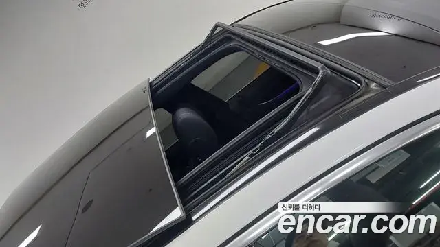 Mercedes-Benz E-Class 2022 — ფოტო 3/20
