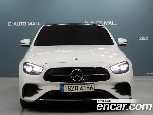 Mercedes-Benz E-Class 2022 — ფოტო 11/20