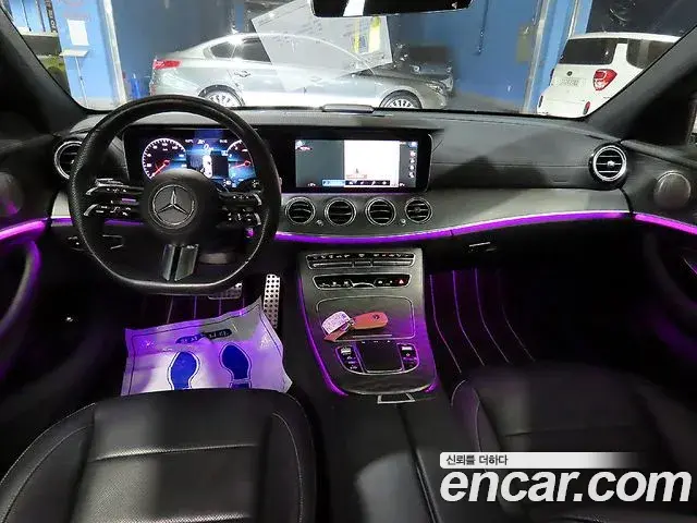 Mercedes-Benz E-Class 2022 — ფოტო 20/20