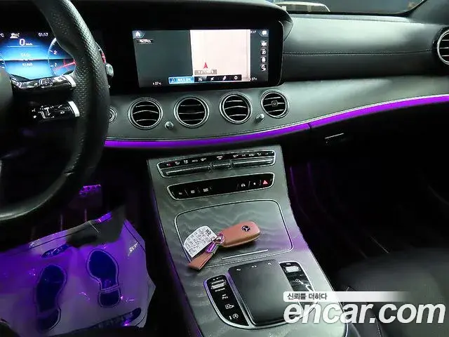Mercedes-Benz E-Class 2022 — ფოტო 12/20