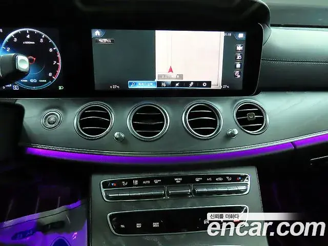 Mercedes-Benz E-Class 2022 — ფოტო 6/20