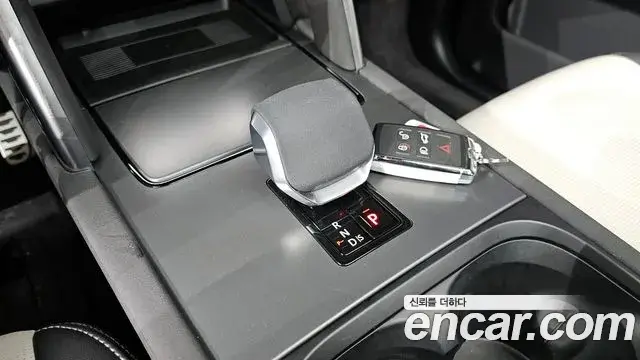 Land Rover Discovery Sport 2025 — Фото 9/20
