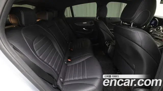 Mercedes-Benz GLC-Class 2023 — ფოტო 18/20
