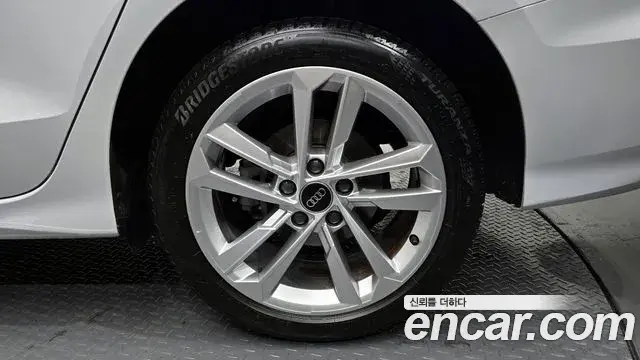 Audi A3 2022 — Photo 1/20